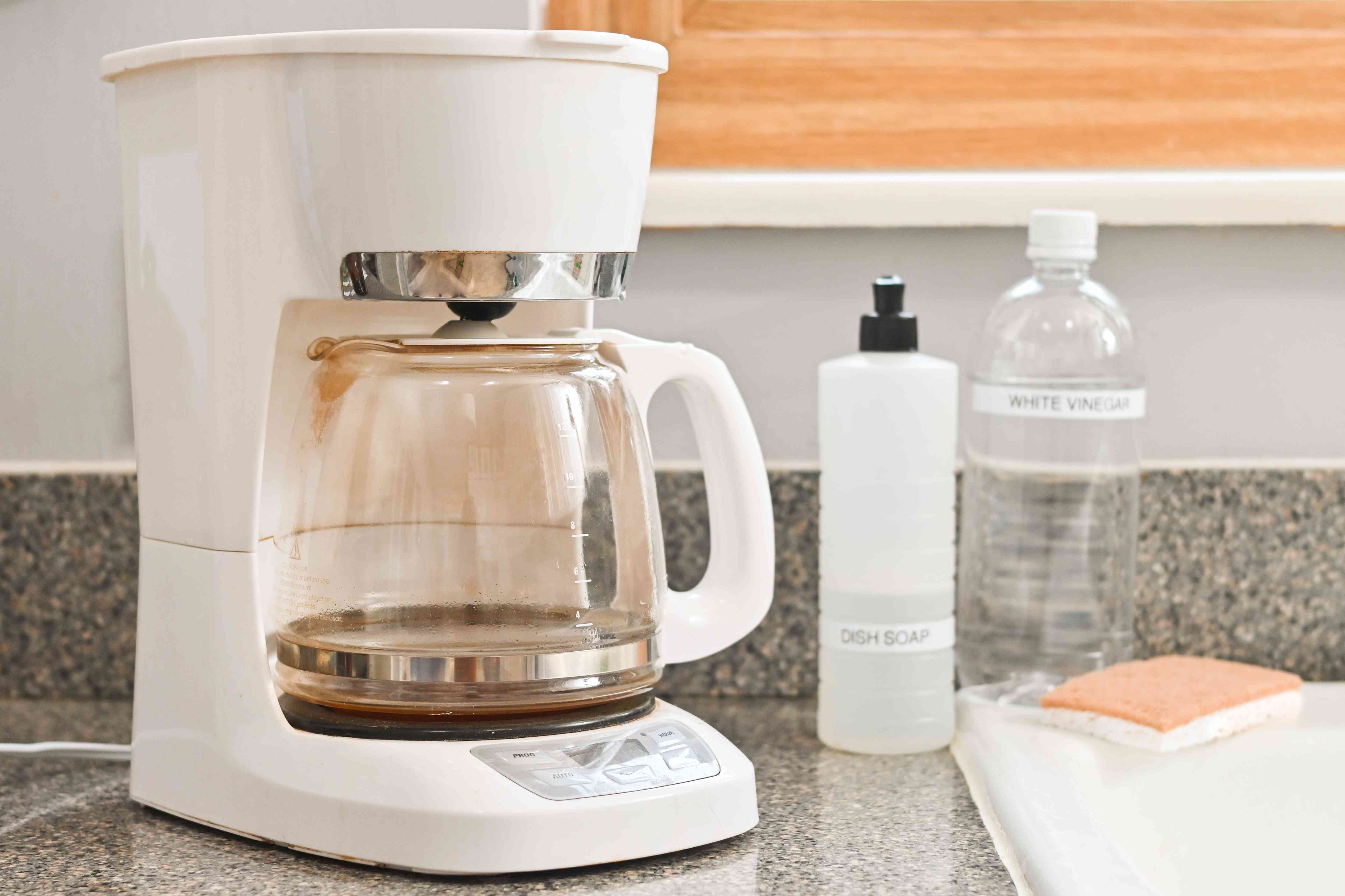 Cleaning a Coffee Pot: Vinegar vs. Descaling Solution - Which Works Best?