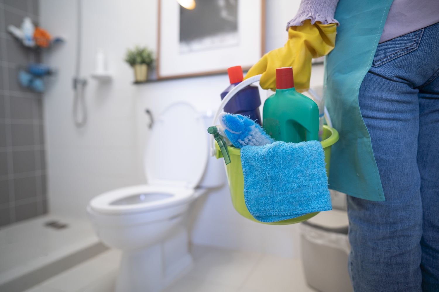 How to Clean Your Bathroom: Complete Step-by-Step Guide for a Spotless Shine